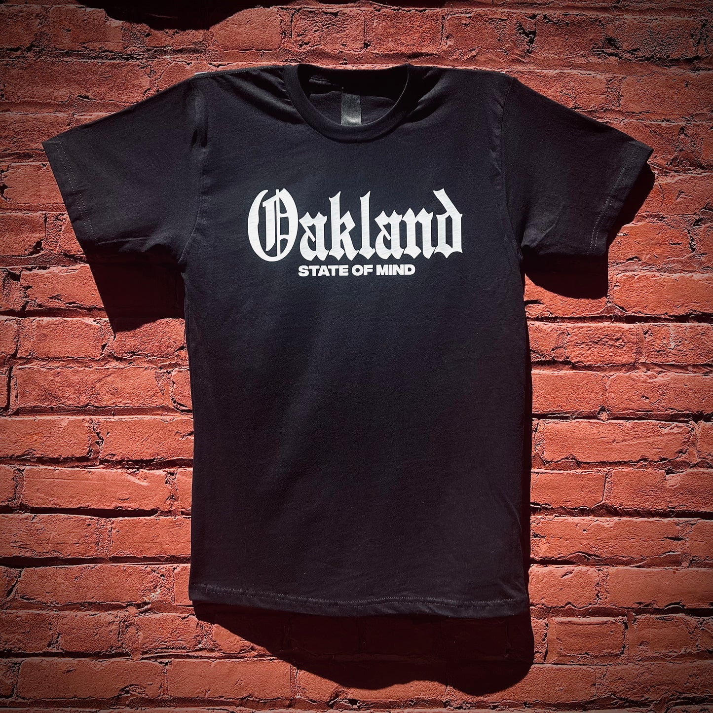 OAKLAND STATE OF MIND "OLD ENGLISH" TEE [LIMITED EDITION]